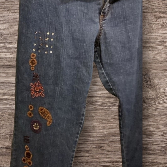 Hearts of Palm Women's Boot Cut Jeans with Embroidery Sz.16 - Picture 9 of 12